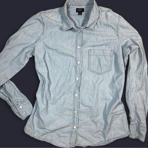 J.Crew 100% Cotton Sky Blue Chambray Button Up Shirt Women’s Small Classy Casual